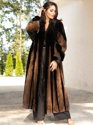 NAFA OR SAGA SELECT Two-Toned Mink Fur Coat.